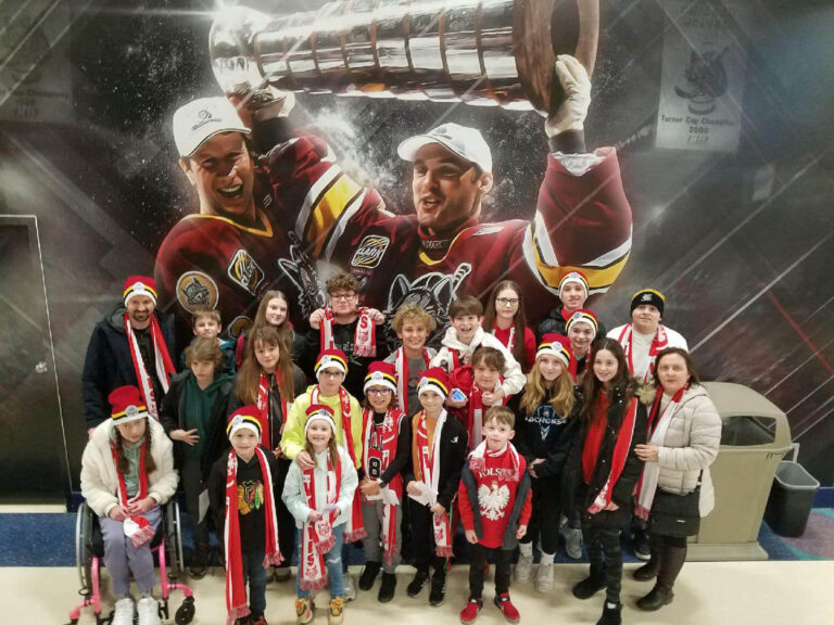 Akademia Języka Polskiego Dla Dzieci I Młodzieży Najlepsza Polska Szkola W Chicago i Okolicach Chicago Wolves - Polish Heritage Night20230428_02