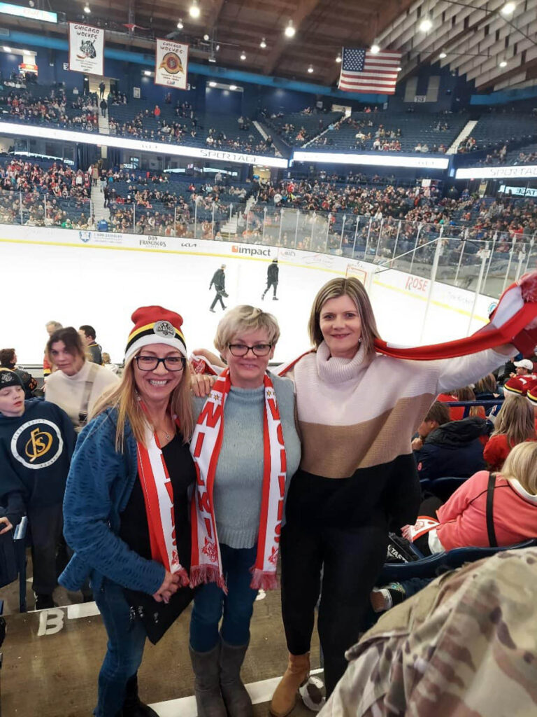 Akademia Języka Polskiego Dla Dzieci I Młodzieży Najlepsza Polska Szkola W Chicago i Okolicach Chicago Wolves - Polish Heritage Night20230428_83