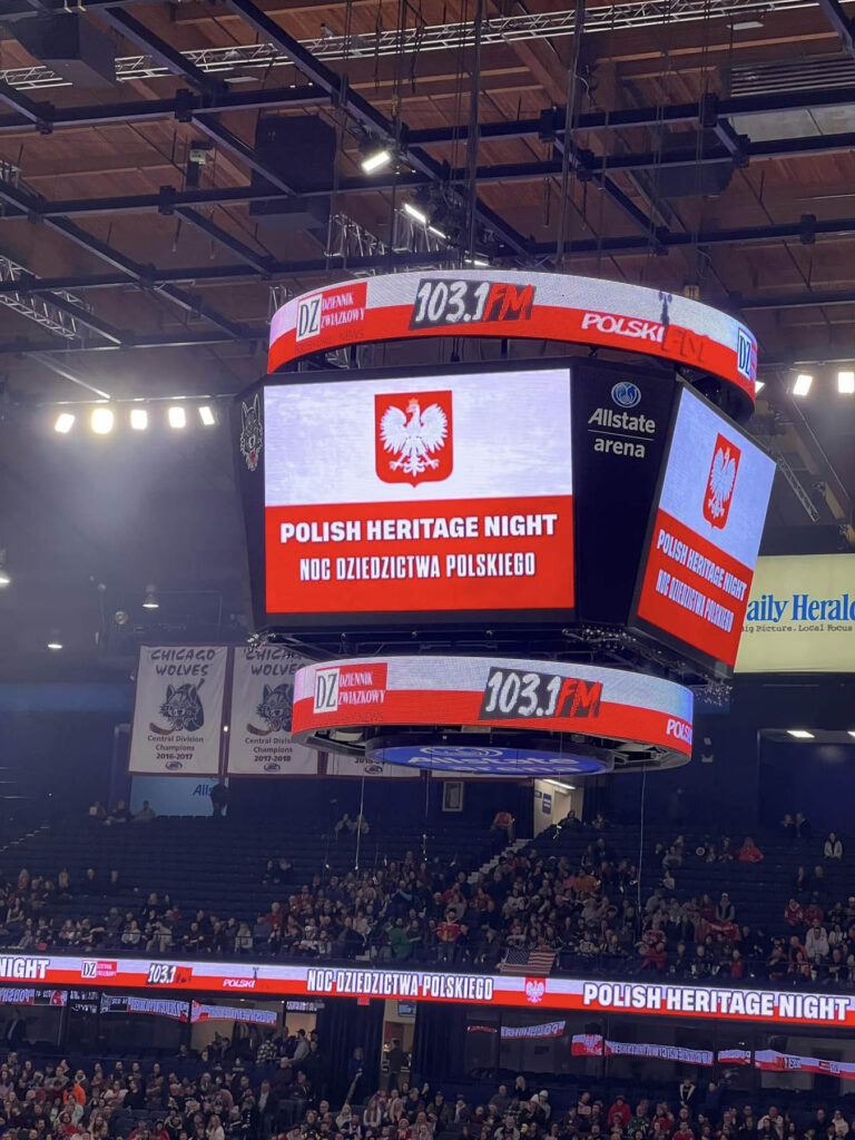 Akademia Języka Polskiego Dla Dzieci I Młodzieży Najlepsza Polska Szkola W Chicago i Okolicach Chicago Wolves - Polish Heritage Night20230428_85