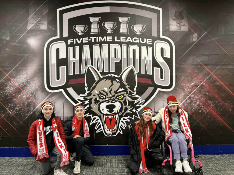 Akademia Języka Polskiego Dla Dzieci I Młodzieży Najlepsza Polska Szkola W Chicago i Okolicach Chicago Wolves - Polish Heritage Night20230428_86